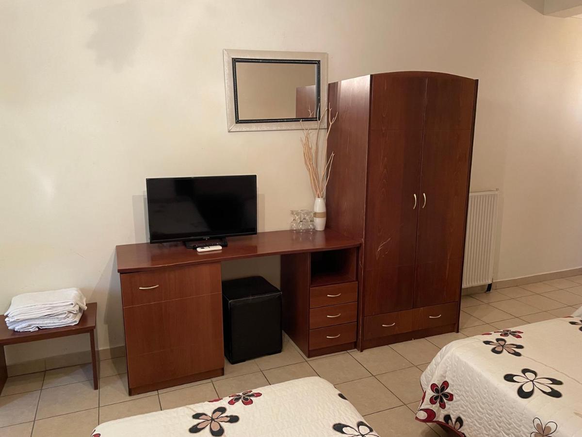 Hotel Melastron Elassona エクステリア 写真